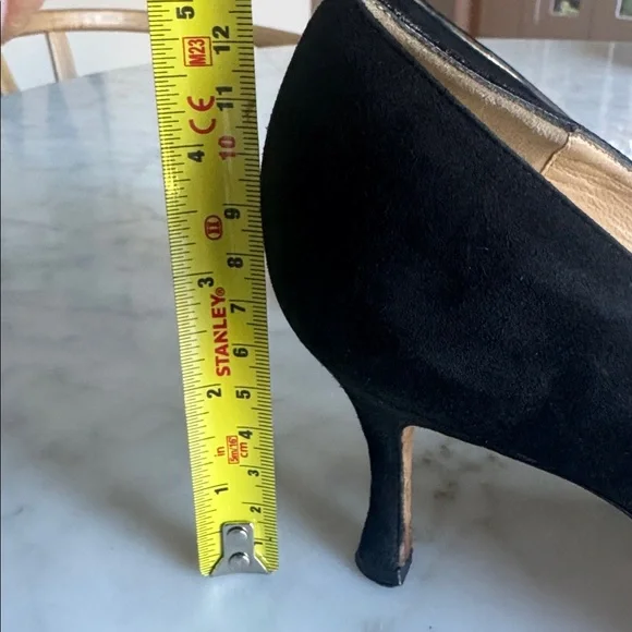 Manolo Blahnik black suede pumps 38.5 - Picture 8 of 8